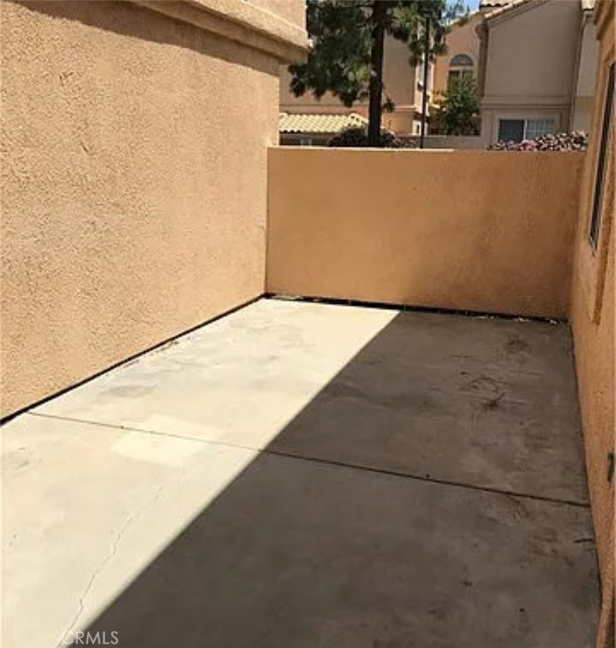 https://media.crmls.org/medias/0ed4f696-b369-4fd7-82ba-38e426d03cd9.jpg?preset=X-Large