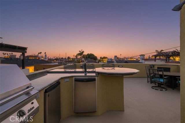 Detail Gallery Image 74 of 75 For 5580 E Saint Irmo Walk, Long Beach,  CA 90803 - 3 Beds | 2/1 Baths