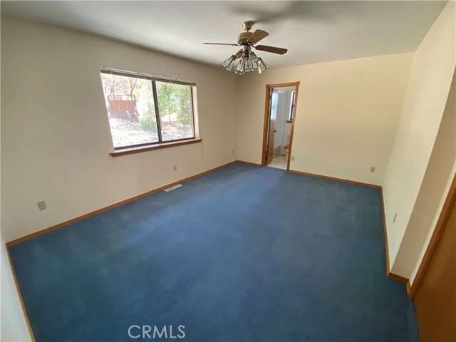 19232 N Shore Court, Hidden Valley Lake CA: https://media.crmls.org/medias/0ed54b31-8870-4705-a6f0-82df521f11f3.jpg