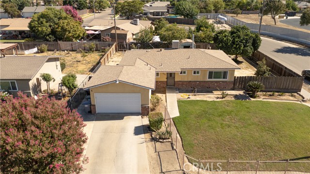 543 E Hopkins Avenue, Fresno CA: https://media.crmls.org/medias/0ed5ac50-3a5c-49f3-9bfe-09b9063271c5.jpg