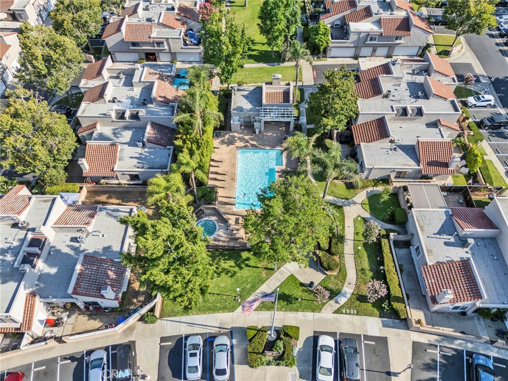 https://media.crmls.org/medias/0ed66653-f53f-408a-8c74-1608757b28e1.jpg?preset=X-Large
