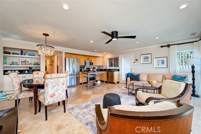 174 Cliff Drive, Laguna Beach CA: https://media.crmls.org/medias/0ed74381-7646-42f0-a763-a328f9c424c3.jpg