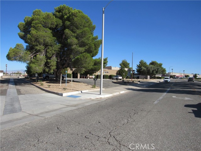 13875 Park Avenue, Victorville, California 92392, ,Commercial Lease,For Rent,13875 Park Avenue,CRHD25015666
