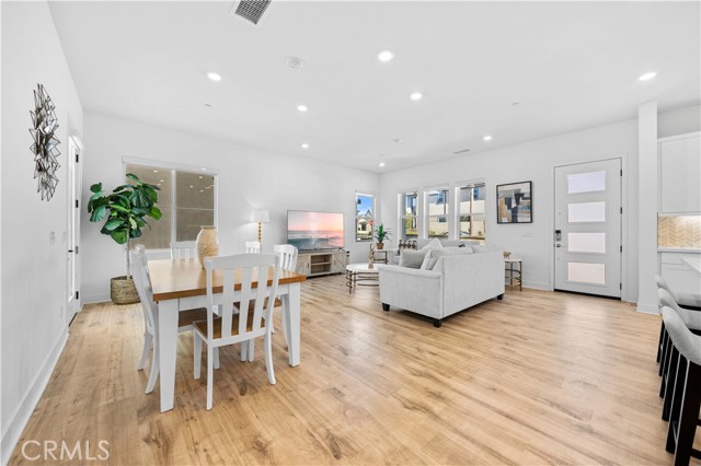 Detail Gallery Image 10 of 60 For 102 Yugen, Irvine,  CA 92618 - 4 Beds | 3/1 Baths