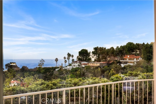 29805 Knoll View Dr, Rancho Palos Verdes, California 90275, 4 Bedrooms Bedrooms, ,3 BathroomsBathrooms,Residential,For Sale,Knoll View Dr,WS25020011