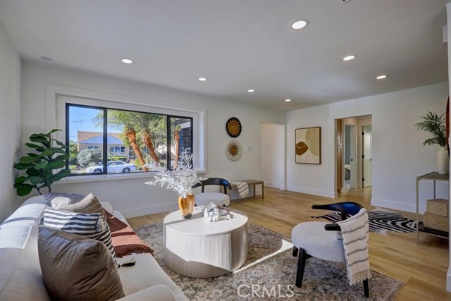 Detail Gallery Image 8 of 26 For 3738 Gondar, Long Beach,  CA 90808 - 4 Beds | 2 Baths