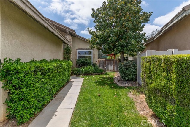 1705 Tee Time Avenue, Beaumont CA: https://media.crmls.org/medias/0ed97de1-3280-4137-acad-1194bb2651b2.jpg