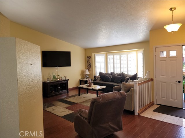 Detail Gallery Image 7 of 49 For 2763 La Morada Dr, Rialto,  CA 92377 - 4 Beds | 2 Baths