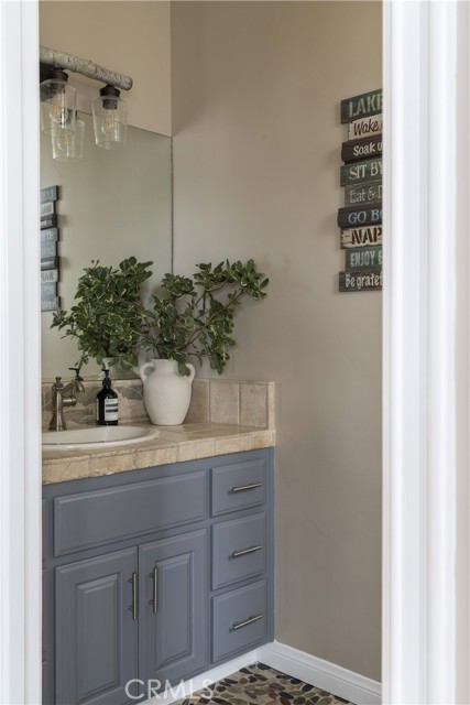 Detail Gallery Image 10 of 37 For 28537 North Shore, Lake Arrowhead,  CA 92352 - 4 Beds | 4/1 Baths