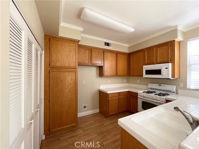 Detail Gallery Image 4 of 7 For 39304 Flamingo #C,  Murrieta,  CA 92563 - 2 Beds | 2/1 Baths