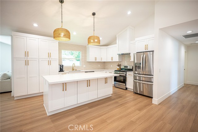 Detail Gallery Image 3 of 49 For 2975 Riverside Dr, Chino,  CA 91710 - 4 Beds | 2 Baths