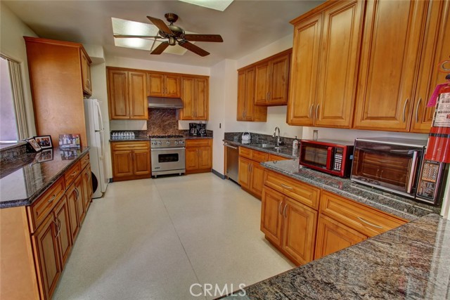 Detail Gallery Image 33 of 33 For 10681 Oak St #29,  Los Alamitos,  CA 90720 - 2 Beds | 2 Baths