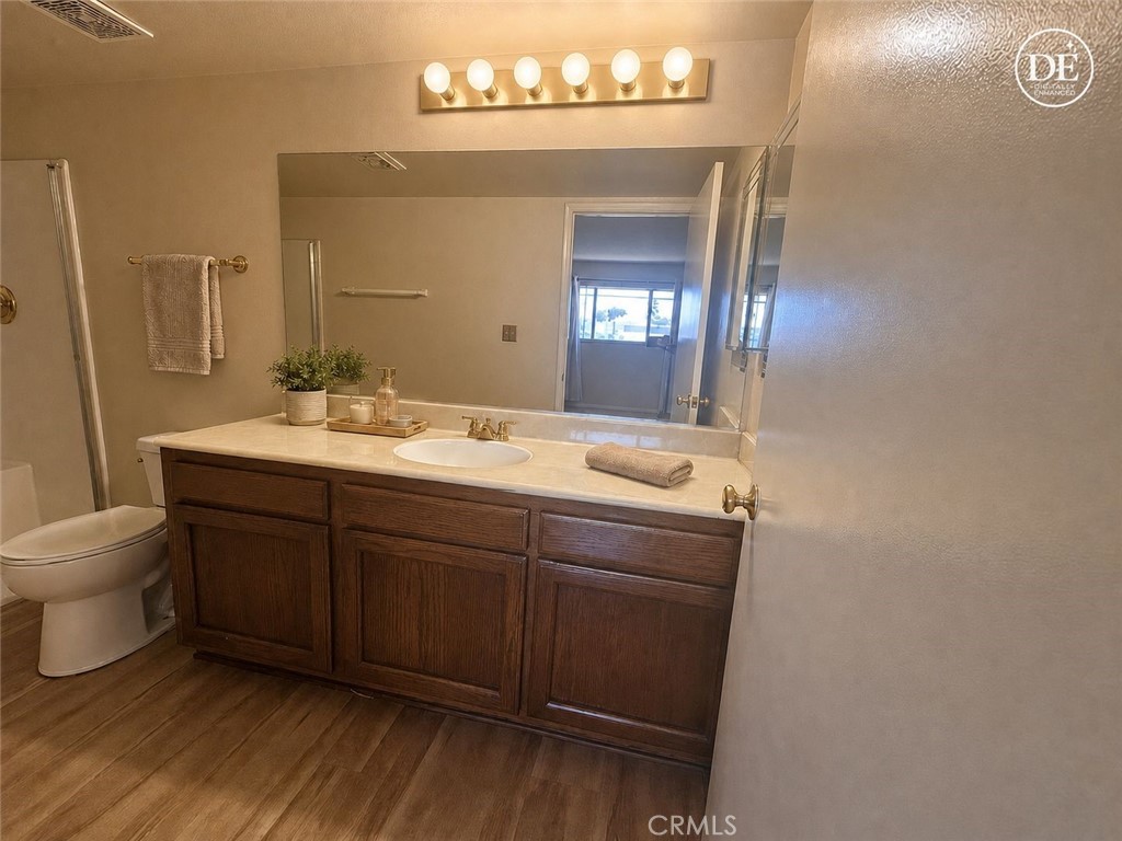 https://media.crmls.org/medias/0edaf665-2b1b-4910-bdb1-8305257cff63.jpg?preset=X-Large