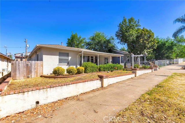 222 W 8th Avenue, Escondido CA: https://media.crmls.org/medias/0edb4ba4-4b03-48ad-8216-48ef05982011.jpg