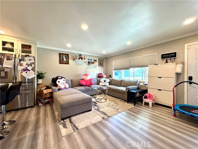 Detail Gallery Image 3 of 5 For 1101 N Gates, Santa Ana,  CA 92703 - 3 Beds | 2 Baths