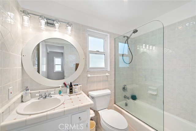1707 W Balboa Boulevard, Newport Beach CA: https://media.crmls.org/medias/0edbc2cb-c61c-41f2-a351-26de14fe6d3b.jpg