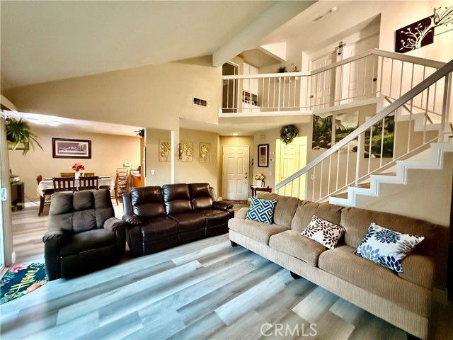 14213 Ranchero Drive, Fontana CA: https://media.crmls.org/medias/0edbcf7b-0d1a-4f2d-8806-916dfe6a77dd.jpg