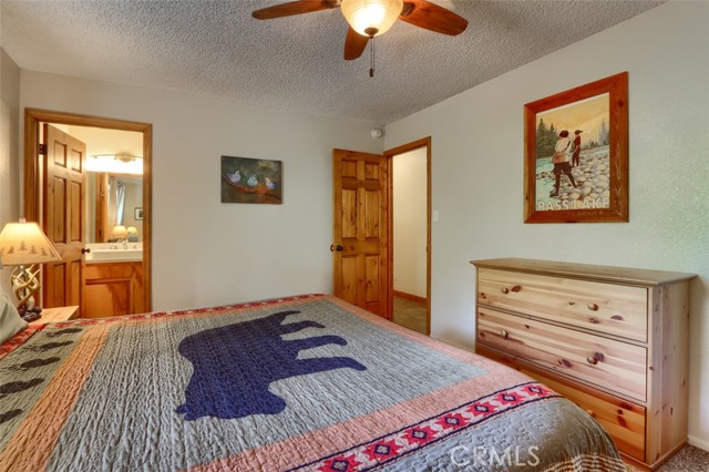 50986 Road 632, Oakhurst CA: https://media.crmls.org/medias/0edbfc70-e0f5-42ff-8148-f2be5da78247.jpg