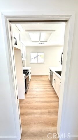 Detail Gallery Image 11 of 34 For 134 W Broadbent, Riverside,  CA 92507 - 4 Beds | 3 Baths