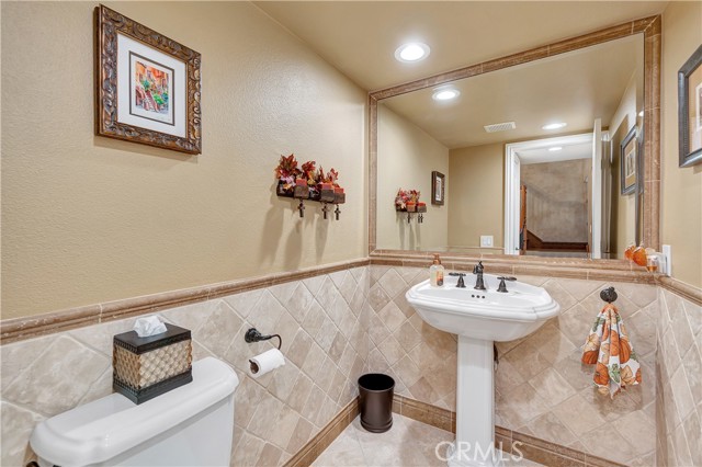 Detail Gallery Image 19 of 55 For 8569 Volga River Cir, Fountain Valley,  CA 92708 - 5 Beds | 2/1 Baths