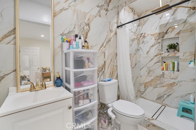 18352 Bessemer Street, Tarzana CA: https://media.crmls.org/medias/0edd25e5-803f-4f38-a686-91b2461e6772.jpg