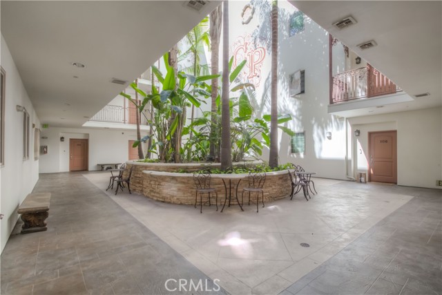 4551 Coldwater canyon Avenue, Studio City CA: https://media.crmls.org/medias/0edddd7f-1aa2-47bf-b61c-8c6dade61611.jpg