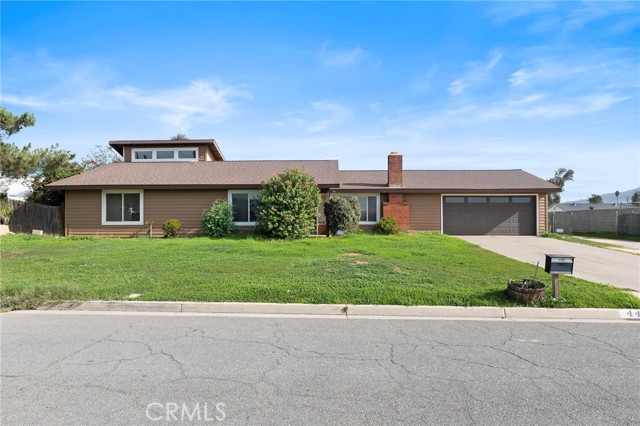 Detail Gallery Image 2 of 32 For 4496 Shetland Ln, Jurupa Valley,  CA 92509 - 3 Beds | 2 Baths