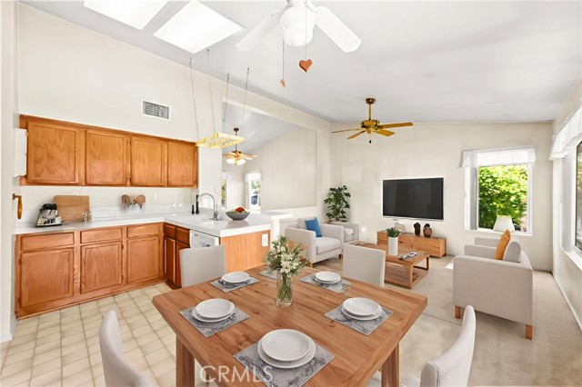 2755 Cambridge Avenue, Hemet CA: https://media.crmls.org/medias/0ede9421-5ae6-4156-85f1-bfdf14b97cf0.jpg