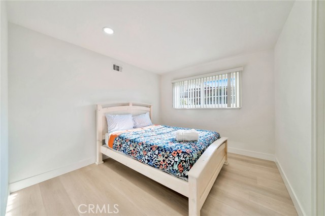 17121 Granada Lane, Huntington Beach CA: https://media.crmls.org/medias/0edeff03-4fc3-46f7-a631-d2d05ff1a7e9.jpg