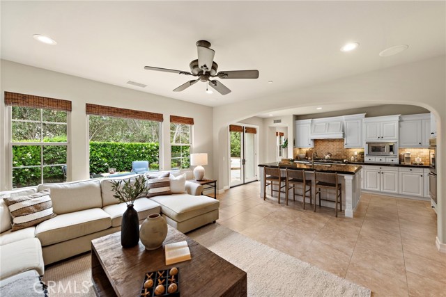 21 Corte Lomas Verdes, San Clemente CA: https://media.crmls.org/medias/0ee0f14a-b53d-418e-b3fa-c87117ba8e3c.jpg