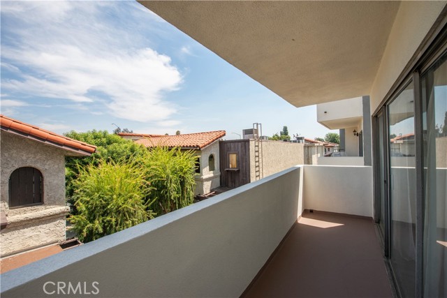 5454 Zelzah Avenue, Encino CA: https://media.crmls.org/medias/0ee1a4cd-b3e6-419c-b75f-be4488b62229.jpg