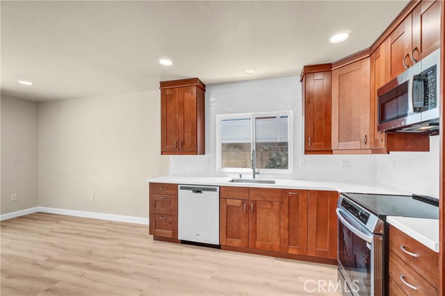 17232 Golden View Lane, Huntington Beach CA: https://media.crmls.org/medias/0ee1e839-8254-4e50-a02d-031d59c3f389.jpg