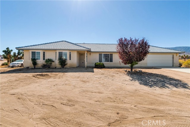 Detail Gallery Image 3 of 27 For 1011 Mono Rd, Pinon Hills,  CA 92372 - 3 Beds | 2 Baths