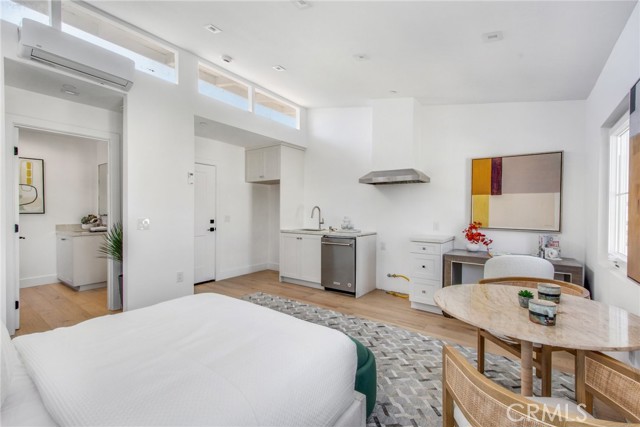 1103 Balboa Avenue, Newport Beach CA: https://media.crmls.org/medias/0ee3f60b-9e0a-4eed-87cb-deebfdf97023.jpg