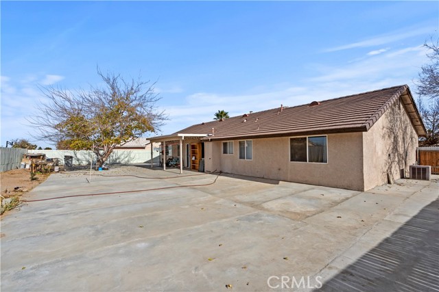 Detail Gallery Image 16 of 22 For 9952 Hemlock Ave, Hesperia,  CA 92345 - 4 Beds | 2 Baths