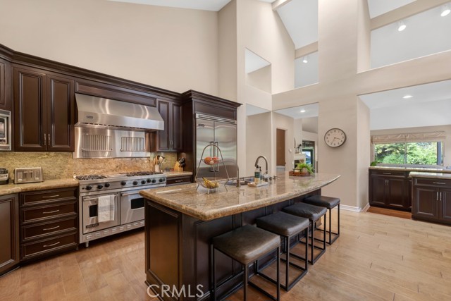 Detail Gallery Image 11 of 60 For 4228 Saddlecrest Ln, Westlake Village,  CA 91361 - 4 Beds | 3/1 Baths