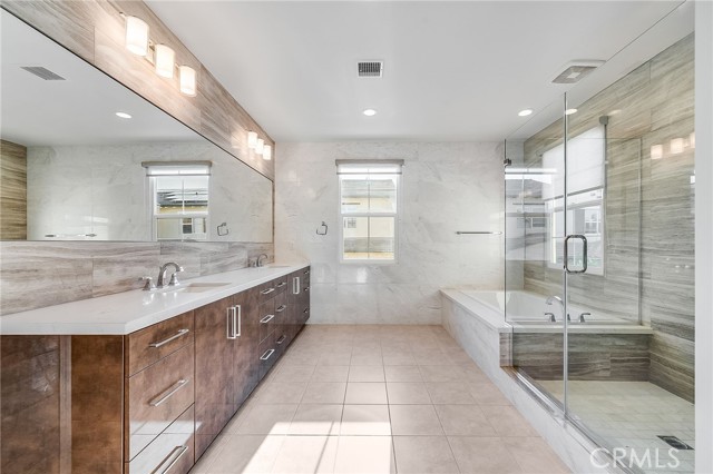 Detail Gallery Image 40 of 45 For 212 Parkwood, Irvine,  CA 92620 - 4 Beds | 4/1 Baths