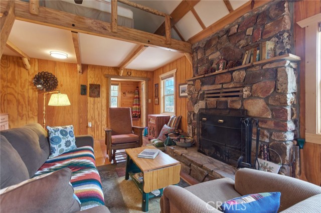Detail Gallery Image 11 of 40 For 57 Lakeview Tract, Fawnskin,  CA 92333 - 1 Beds | 1 Baths