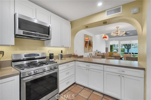 Detail Gallery Image 6 of 33 For 1013 Saint Thomas Cir, Palm Springs,  CA 92264 - 2 Beds | 2 Baths