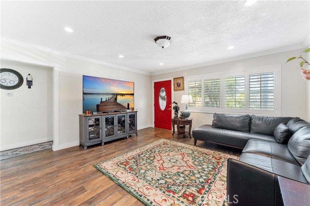 Detail Gallery Image 8 of 39 For 14582 El Molino St, Fontana,  CA 92335 - 6 Beds | 3 Baths