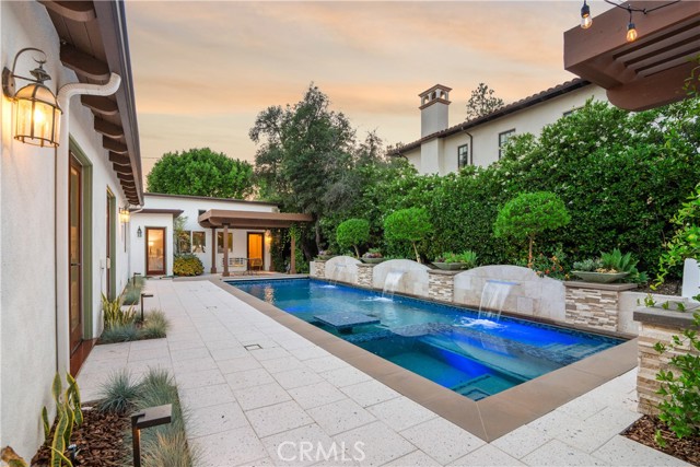 1247 Journeys End Drive, La Canada Flintridge CA: https://media.crmls.org/medias/0ee57840-5828-4457-9189-d1939a934e76.jpg