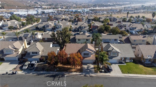 Detail Gallery Image 2 of 33 For 360 Avenue 9, Lake Elsinore,  CA 92530 - 4 Beds | 2/1 Baths