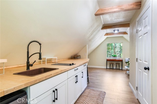 901 Ca-173, Lake Arrowhead CA: https://media.crmls.org/medias/0ee67855-e823-48c5-96f0-4e8201d4e3ae.jpg