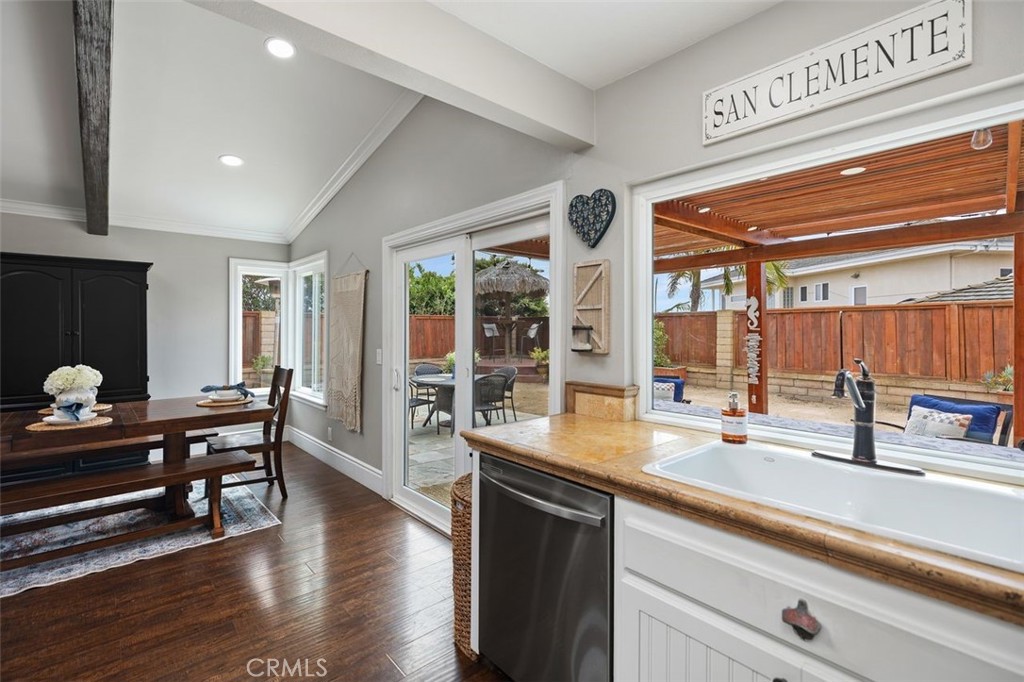 MLS #OC25101068 img 18