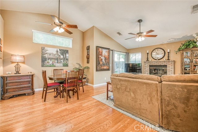 Detail Gallery Image 8 of 36 For 10668 N Lighthouse, Fresno,  CA 93730 - 3 Beds | 2/1 Baths