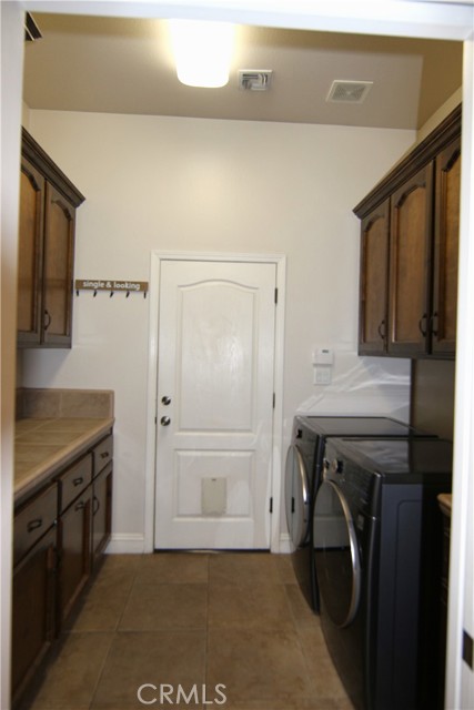 Detail Gallery Image 11 of 17 For 9905 Lightner Way, Bakersfield,  CA 93311 - 3 Beds | 2/1 Baths