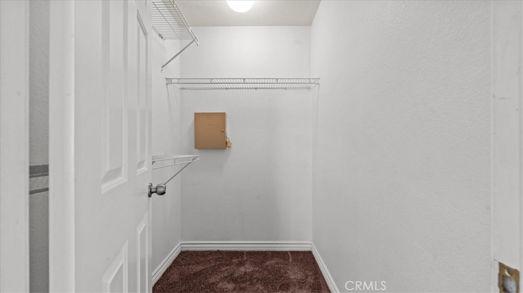 https://media.crmls.org/medias/0ee96314-1fdb-46b1-a27b-4cedeaccb3ff.jpg?preset=X-Large