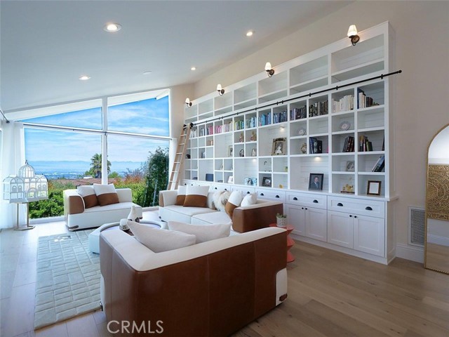 2 El Concho Lane, Rolling Hills CA: https://media.crmls.org/medias/0ee9ae95-eadb-405b-b910-11441bda2f53.jpg