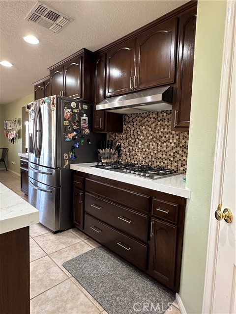 8843 San Diego Drive, Yucca Valley CA: https://media.crmls.org/medias/0ee9ba4e-da20-4c39-83f5-5b653b8bcf26.jpg