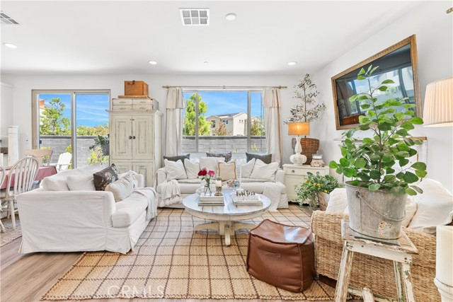 Detail Gallery Image 14 of 75 For 962 Longhorn Way, Rancho Mission Viejo,  CA 92694 - 3 Beds | 2/1 Baths